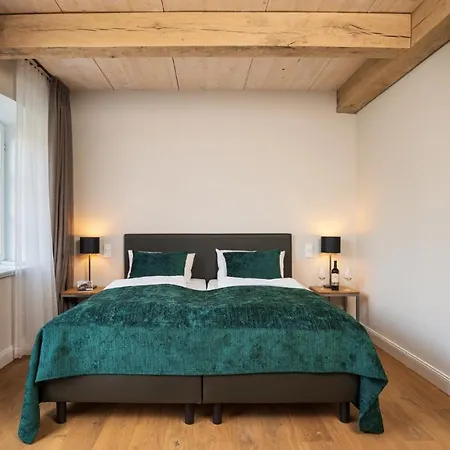 Antik-hof בית הארחה