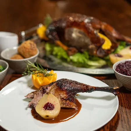 Antik-hof בית הארחה