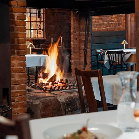 Antik-hof בית הארחה Bissee