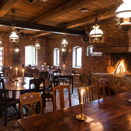 Antik-hof בית הארחה