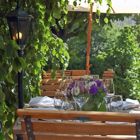 Antik-hof בית הארחה