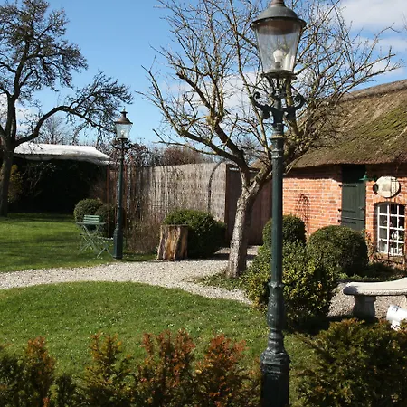 Antik-hof בית הארחה Bissee