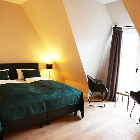 Antik-hof בית הארחה 3*